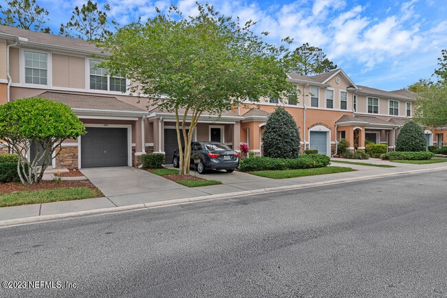 Primary Photo - 5915 Pavilion Dr
