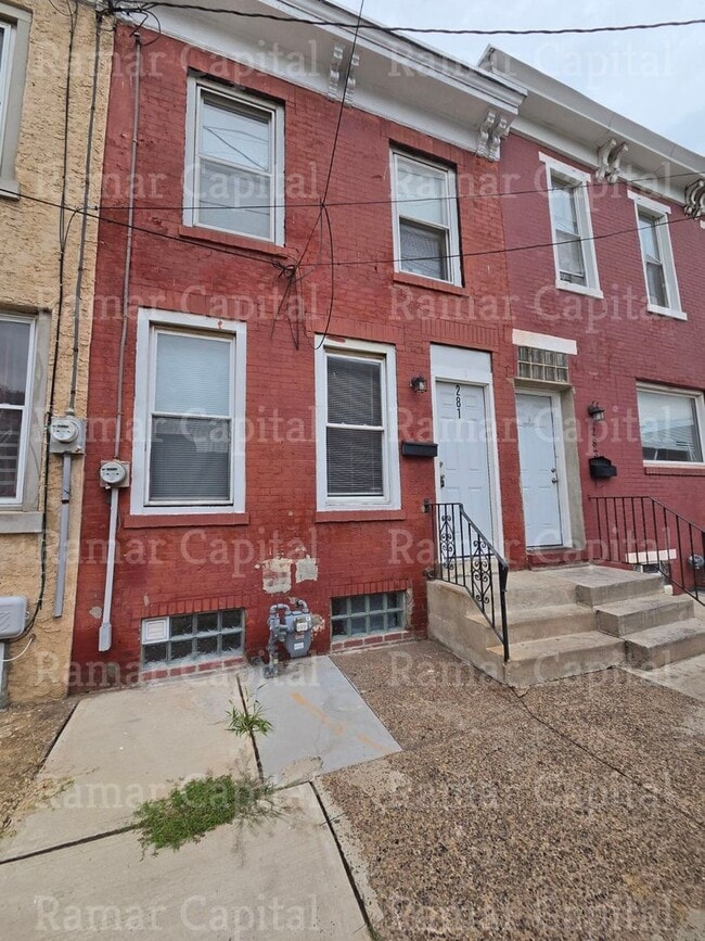 Building Photo - 281 Walnut St