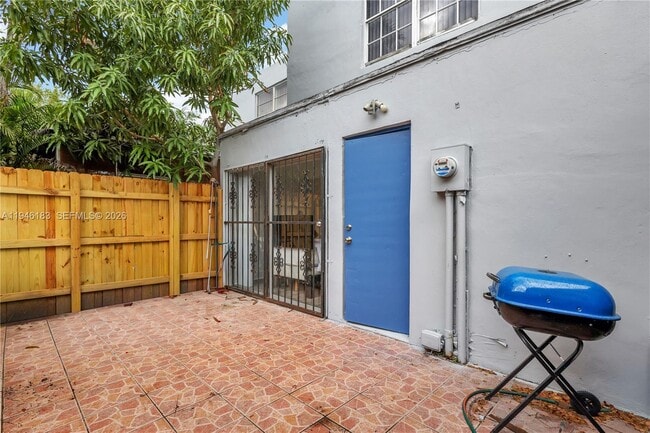 Building Photo - 14204 NE 3rd Ct