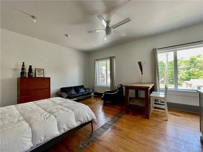 Building Photo - 67 Main St