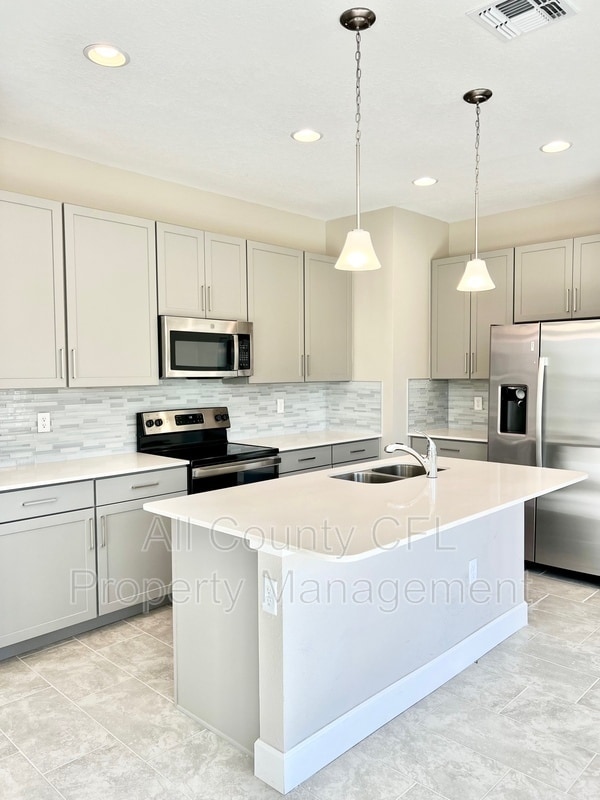 Building Photo - 1402 Captiva Cv