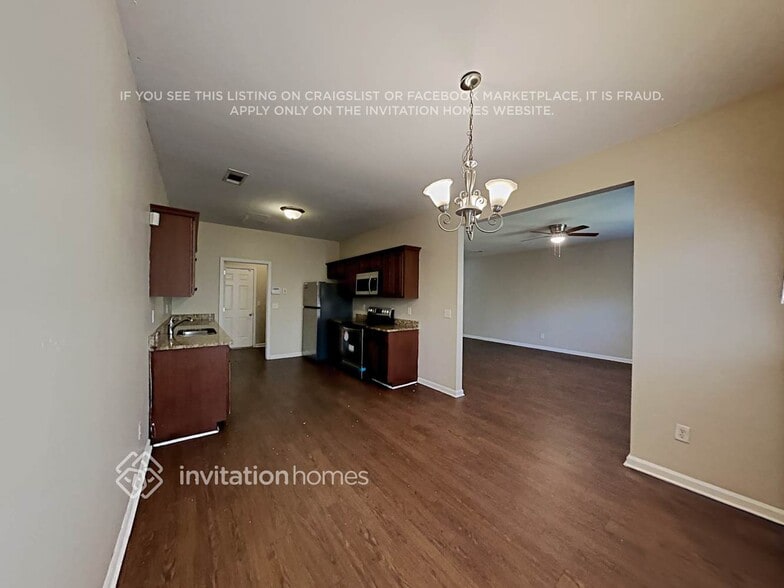 Building Photo - 4040 Traipse Ct