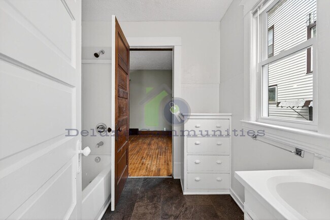 Building Photo - REMODELED 2 BEDROOM!! Move in Ready- Close to Cherry Hill