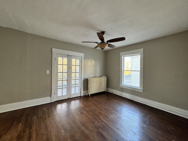 Living Room - 606 Woods Ave SW