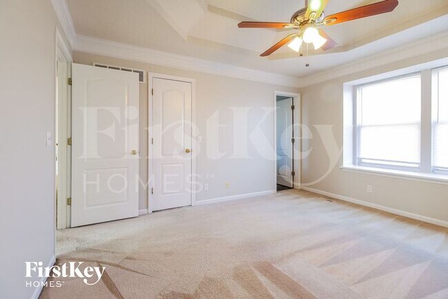 Building Photo - 11031 N McKinley Ave