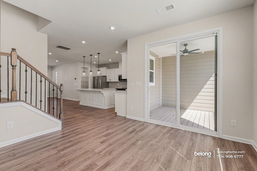 Building Photo - 416 Burr St