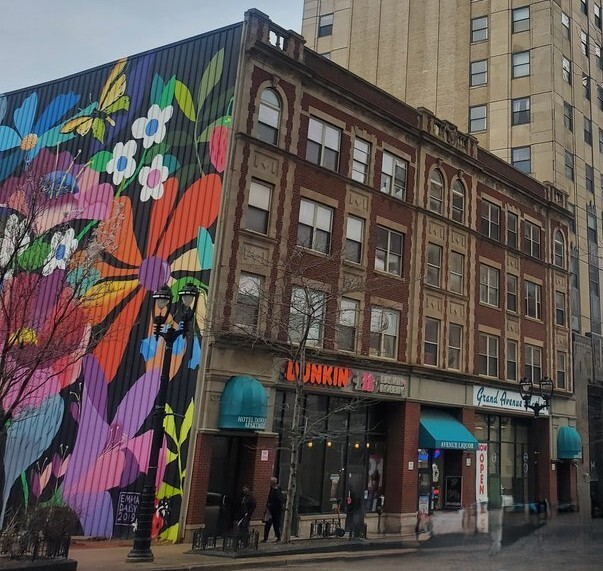 Building - 610 W Wisconsin Ave