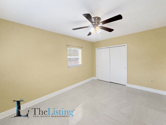 Building Photo - 5505 Hernandes Dr