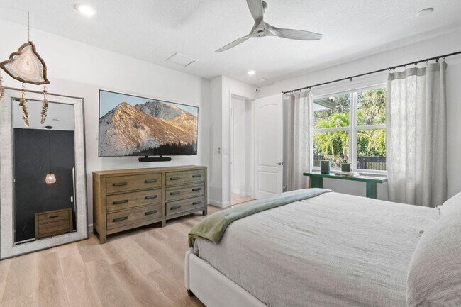 Building Photo - 3558 Haldin Pl