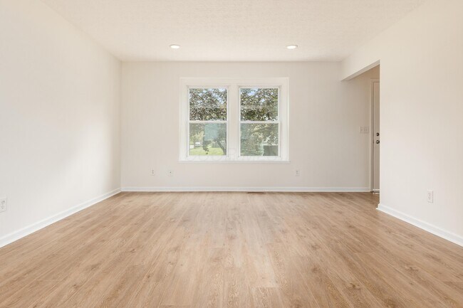 Building Photo - 8407 Covered Wagon Ct