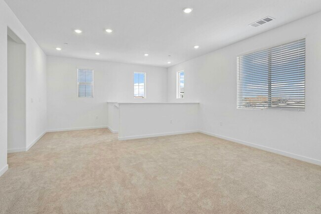 Building Photo - 3278 Vallonea St