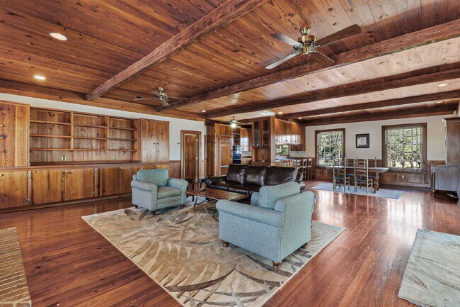 Building Photo - Private, Low Country Residence for Rent!