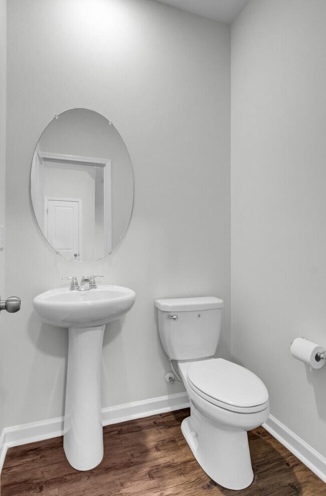 Building Photo - 131 Lakestone Rd