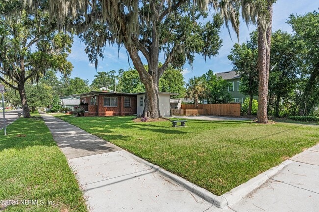 Building Photo - 1751 Dancy St