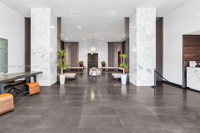 Building Photo - 1600 NE 1st Ave