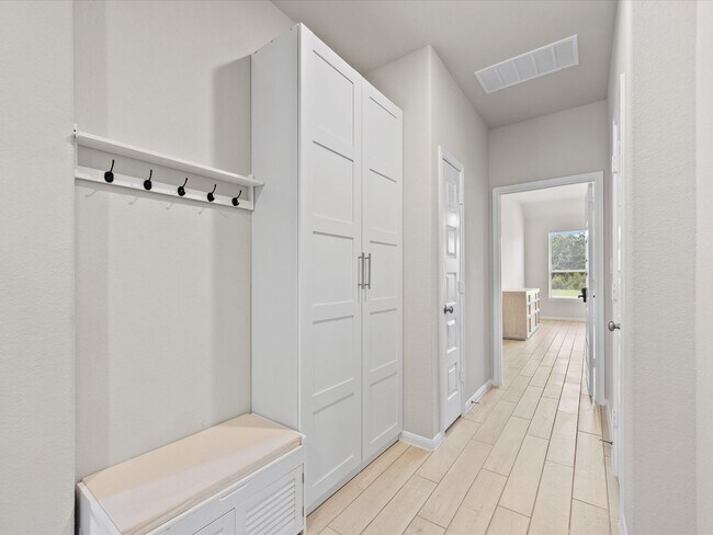 Building Photo - 262 Peninsula Pt Dr