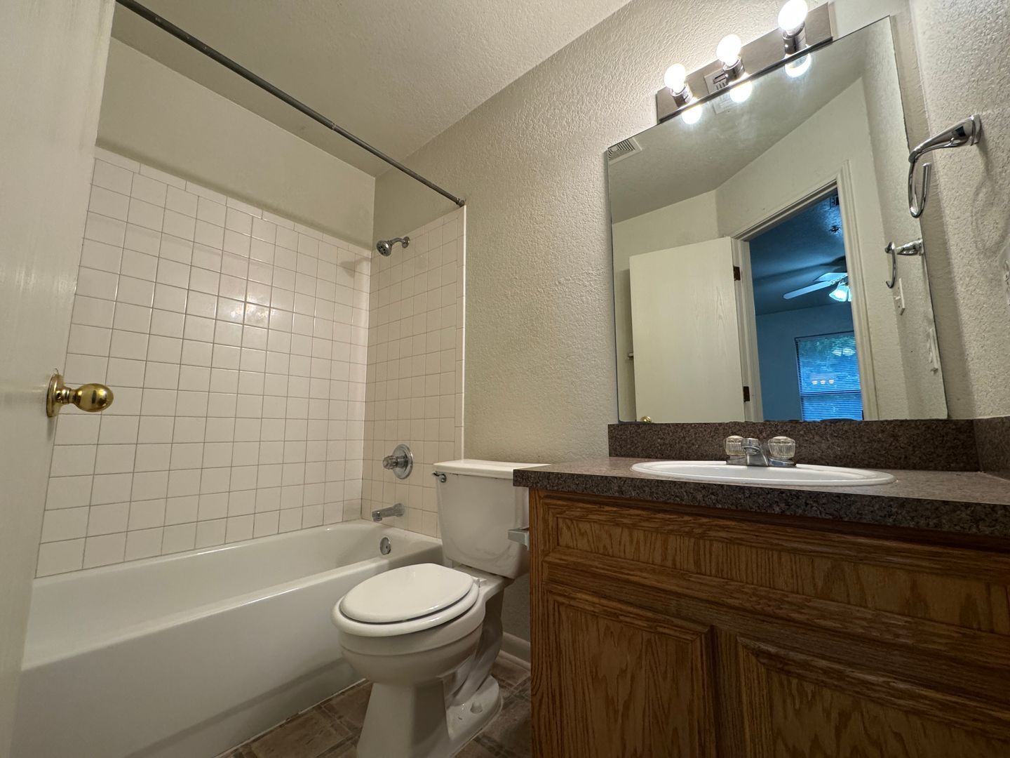 Building Photo - 1106 Lansberry Ct