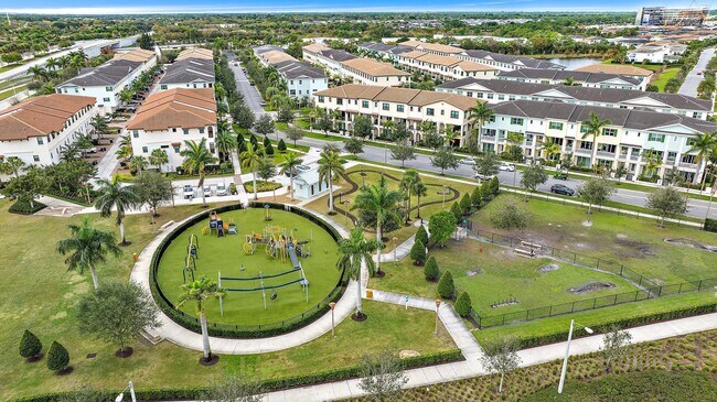 Building Photo - 12514 Gross Pointe Dr