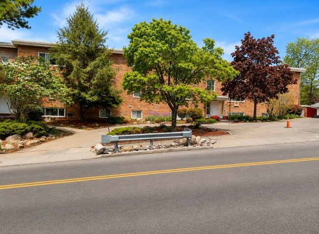 Building Photo - 21253 Chardon Rd