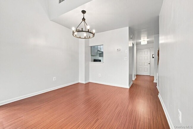 Building Photo - 352 N Greeley Ave
