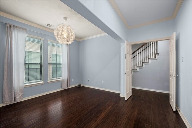 Building Photo - 3019 Royal Oaks Grove