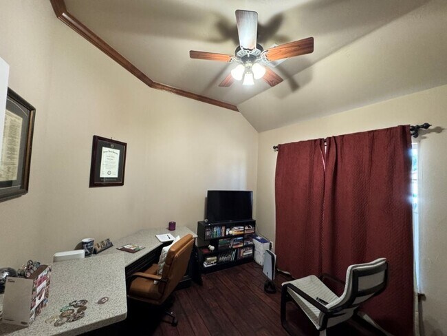 Building Photo - 3 bed, 2 bath, 2 car storm shelter in Yuko...