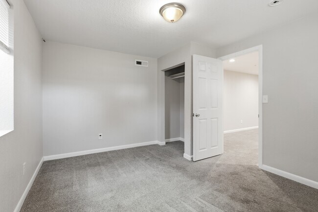 Building Photo - 3705 W Eastman Ave