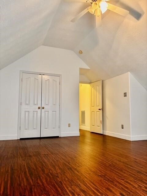 Building Photo - 23915 Floragate Dr