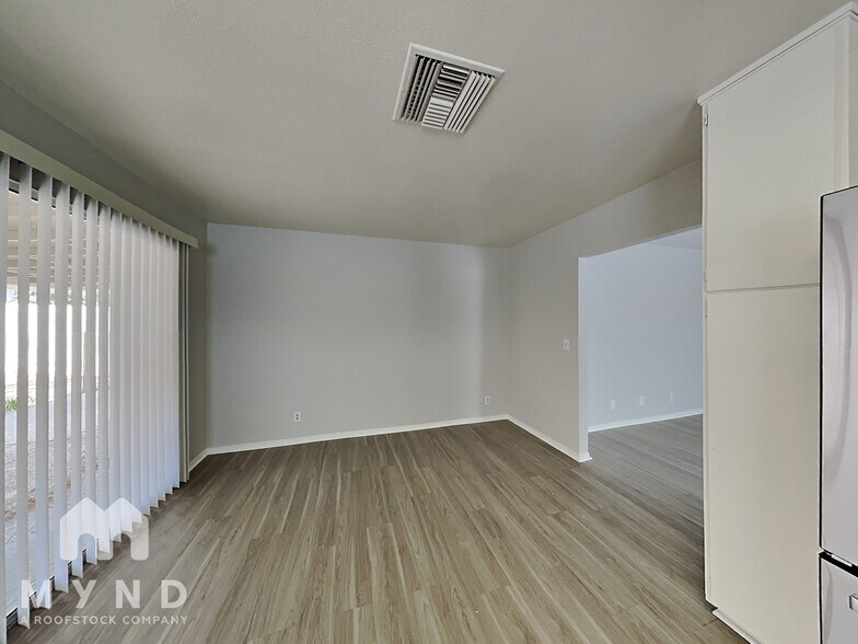 Building Photo - 1567 S Christy Ln