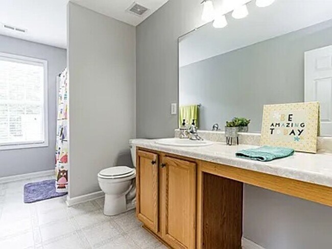 Building Photo - Stunning 4BD, 2.5BA Raleigh Home in the Prestigious Eagle Ridge Golf Community with Premier Ameni...