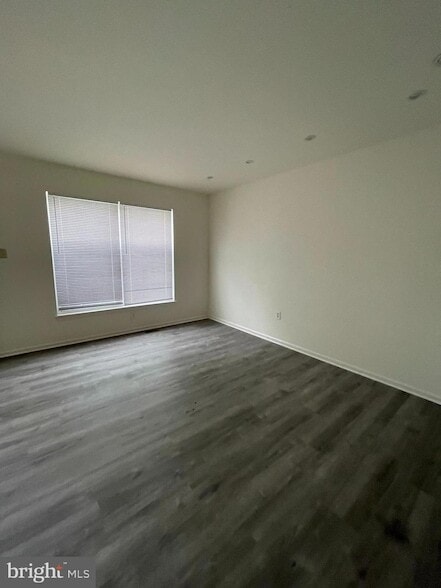 Building Photo - 4 Cognac Dr