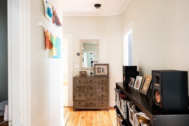 Building Photo - 4 Highland Terrace