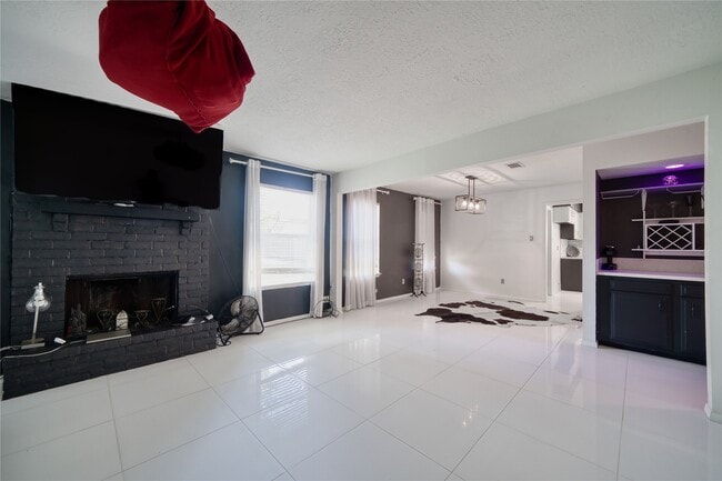 Building Photo - 10127 Fernstone Ln