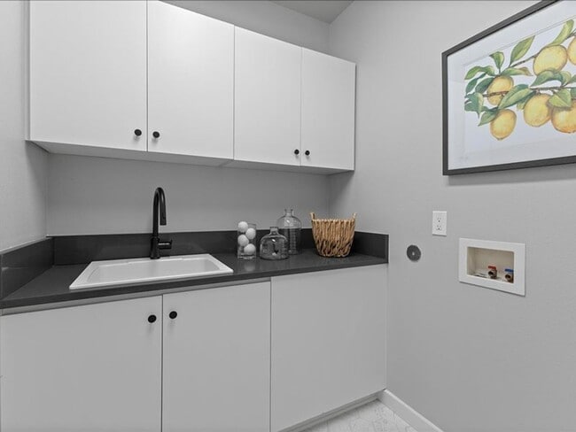 Building Photo - Newly Renovated Beaverton Home with Natura...