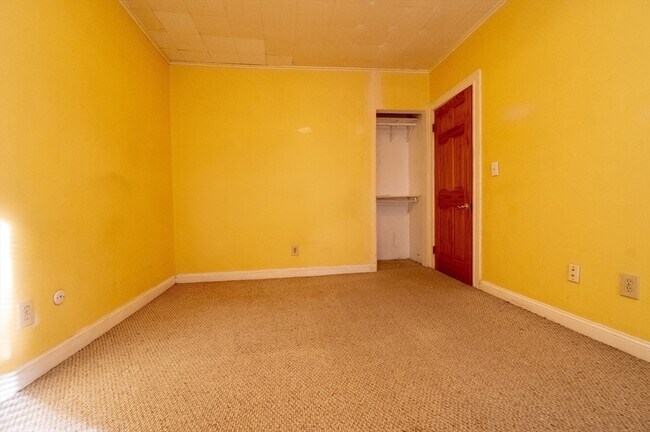 Building Photo - 46 Wainwright St
