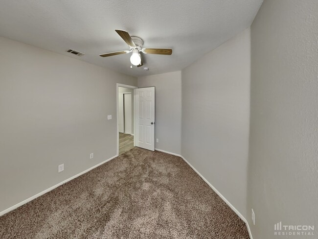 Building Photo - 523 Landra Ln