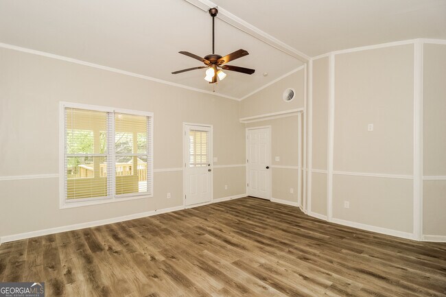 Building Photo - 4336 Hill View Dr