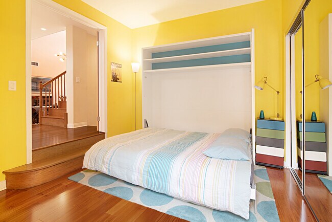 Building Photo - 14061 Mercado Dr