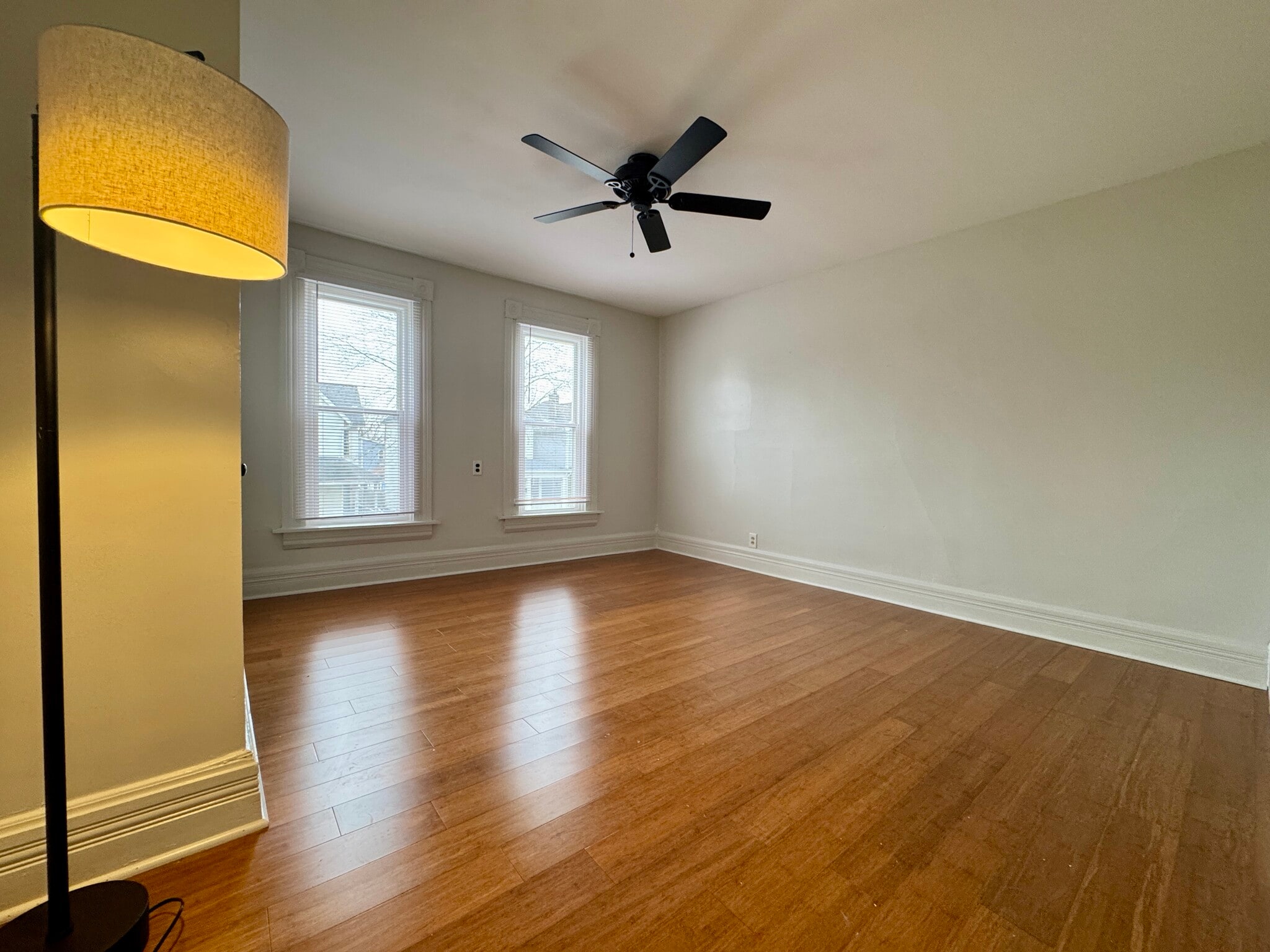 Building Photo - 121 Chicago Ave