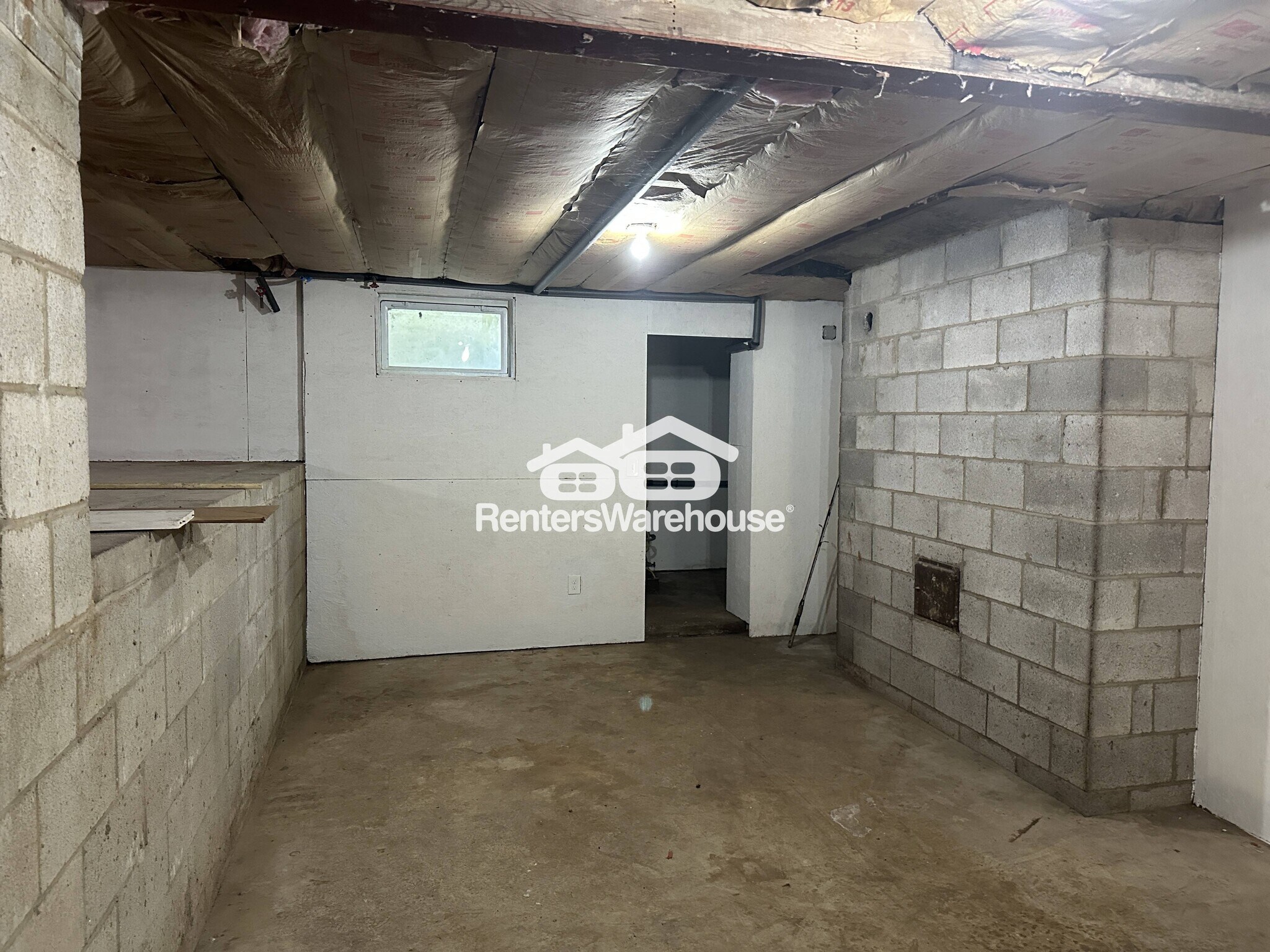 Building Photo - 17825 Falls Rd