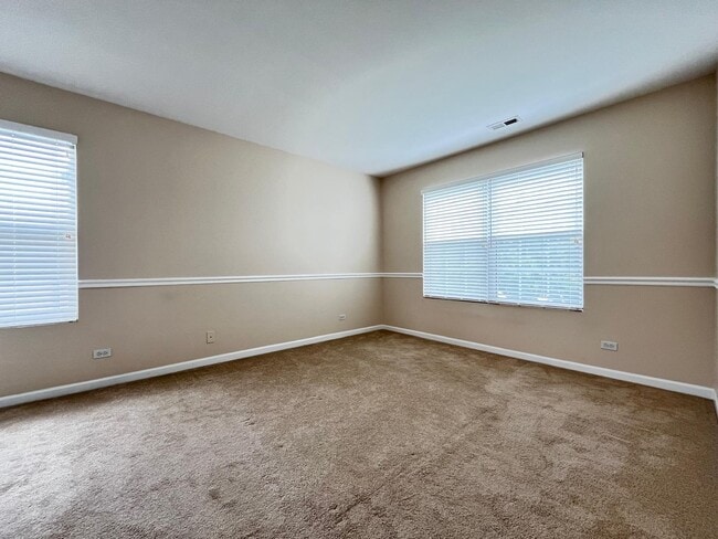 Building Photo - 468 Columbine Ln