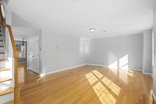 Building Photo - 16 Third St