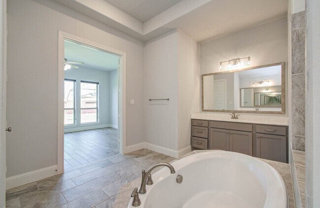 Building Photo - 28518 Jade Springs Ln
