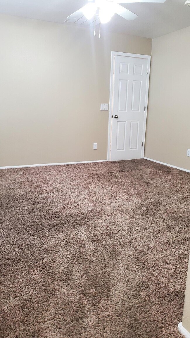 Building Photo - 10970 W Sheridan St