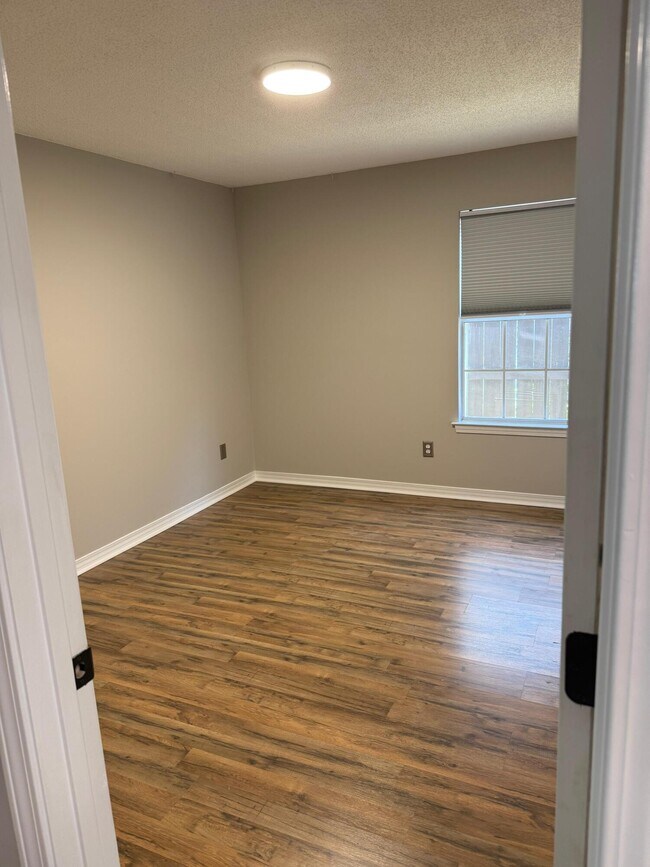 Building Photo - 38 Ruby Cir