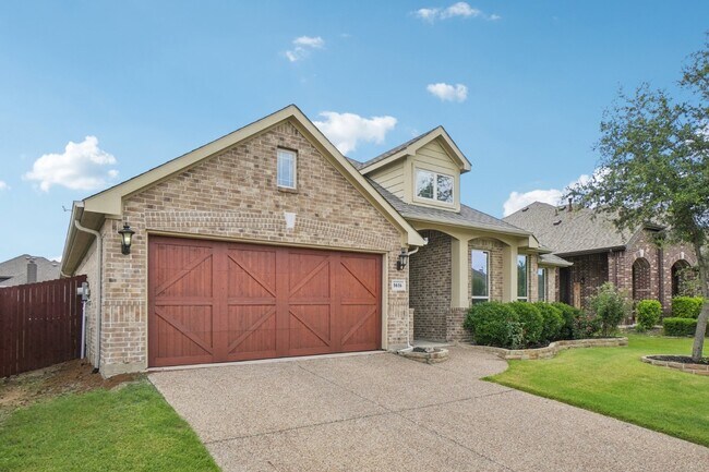 Building Photo - 1616 Downing Dr