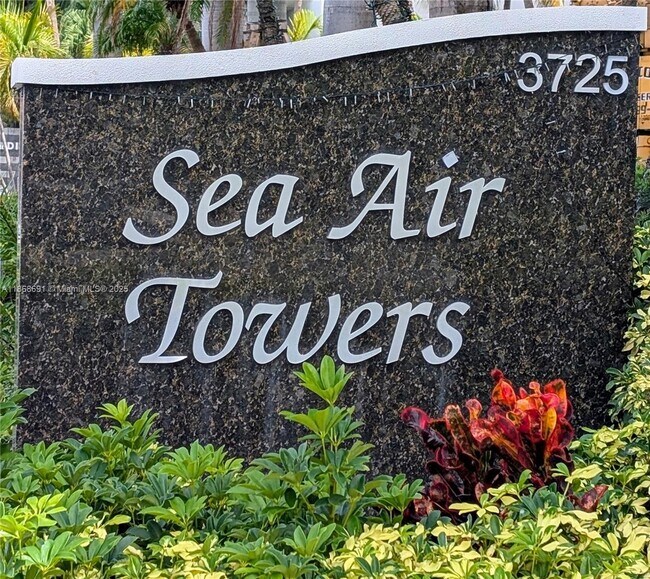 Building Photo - 3725 S Ocean Dr