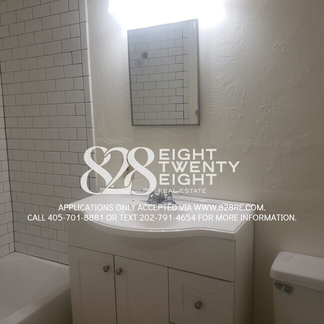 Building Photo - COMING SOON MID-FEBRUARY 2026! 4 bed/1 Bath House with an Awesome Backyard!