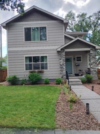 Building Photo - 208 Custer Ave
