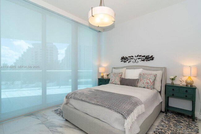 Building Photo - 701 N Fort Lauderdale Beach Blvd